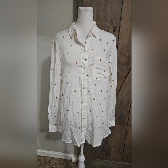 BEACH LUNCH LOUNGE Long Sleeve Button Down White Shirt Strawberry Print, M NWT - Picture 10 of 16
